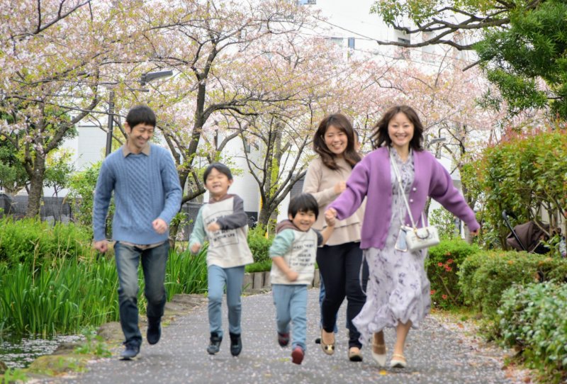 桜風景の家族写真撮影受付中！ ニュース画像1